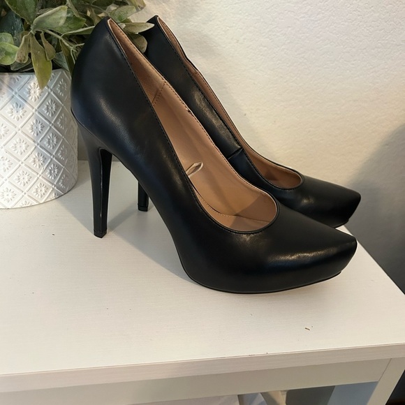 New BCBGeneration Women's Penni Platform In Black Size 8 - Picture 2 of 16